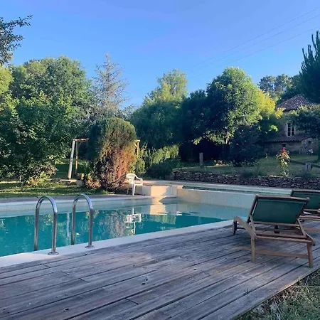 La Petite Maison De Larroque Holiday home *
