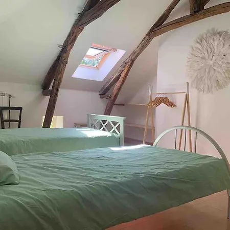 La Petite Maison De Larroque *